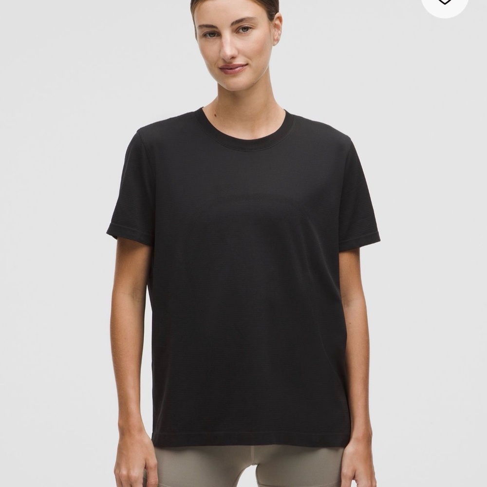 NWT Lululemon Swiftly Relaxed T
